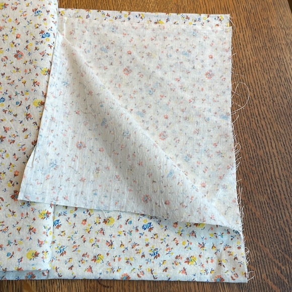 Vintage fabric, beige/butter yellow soft cotton with small floral pattern, 2 yds - Picture 3 of 3